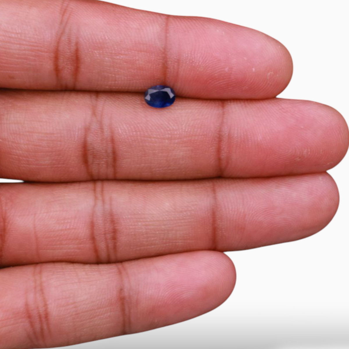 Real Blue Sapphire in Oval Shape 0.77 Carats 6.5x4.7mm Size