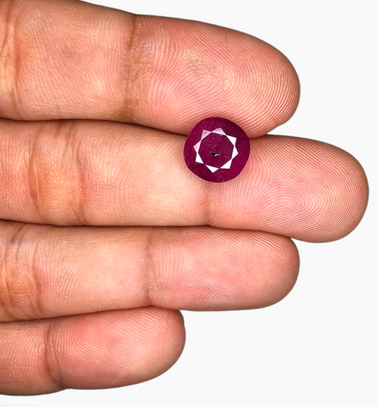 Natural Ruby Stone 5.35 Carats Oval Shape Mozambique Origin Size 9.7x9.5mm