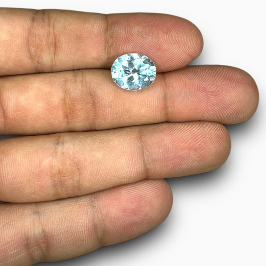 Natural Sky Blue Topaz Gemstone 6.10 Carats Oval Shape Size 12X10mm African Origin