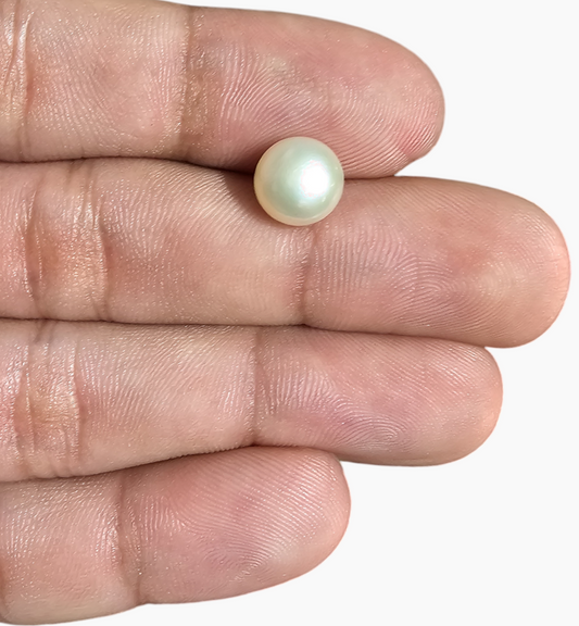 Natural Pearl Moti Stone 4.08 Carats Round Shape Size 8.7x6.6mm