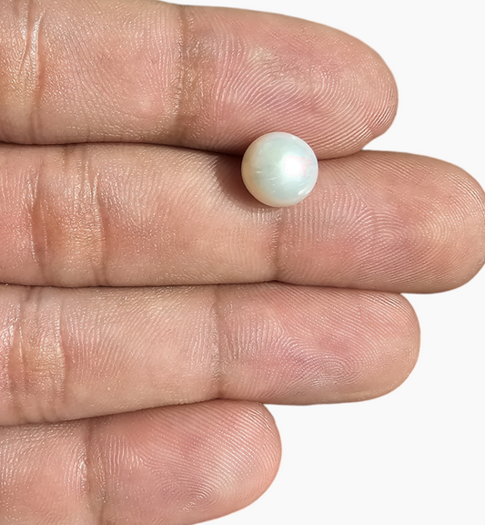 Natural Pearl Moti Stone 4.46 Carats Round Shape Size 8.5x8.5mm