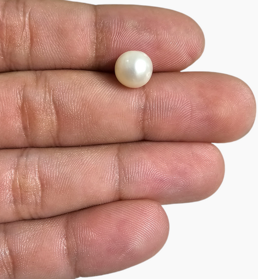 Natural Pearl Moti Stone 4.62 Carats Round Shape Size 8.6x8.6mm