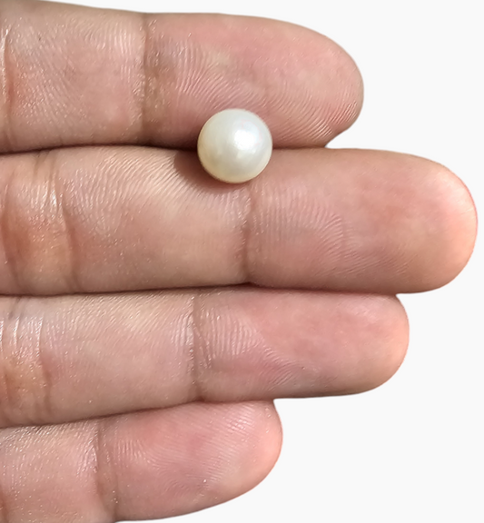 Natural Pearl Moti Stone 4.70 Carats Round Shape Size 8.5x9mm