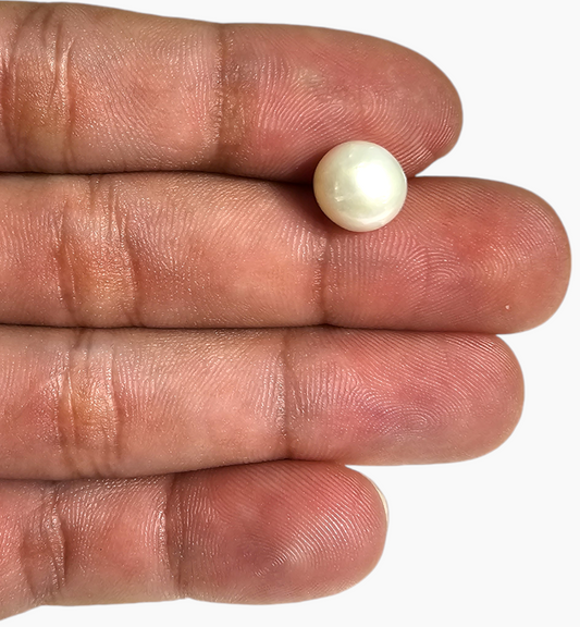 Natural Pearl Moti Stone 5.79 Carats Round Shape Size 9.5x9.5mm