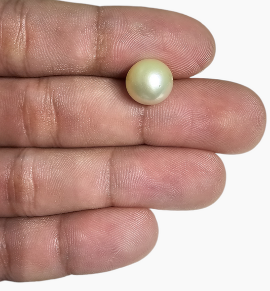 Natural Pearl Moti Stone 7.86 Carats Round Shape Size 10.4x10.4mm