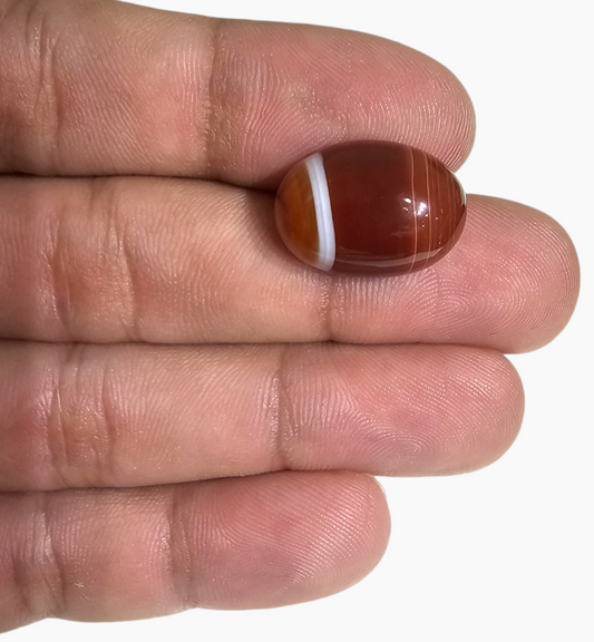 Superior Agate Stone (Aqeeq) Oval Cabochon 15.45 Carats 18.5x13.6mm