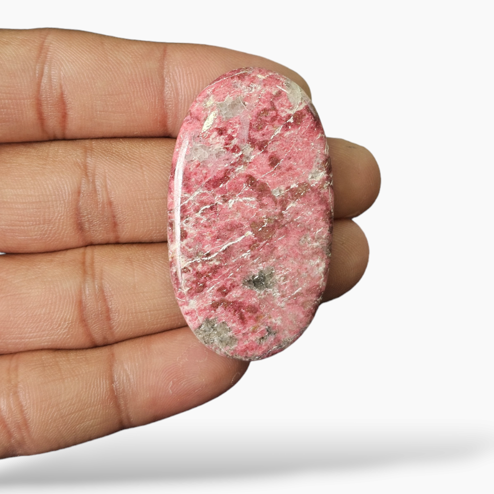 Natural Thulite Gemstone 85.37 Carats in Oval Shape for Sale