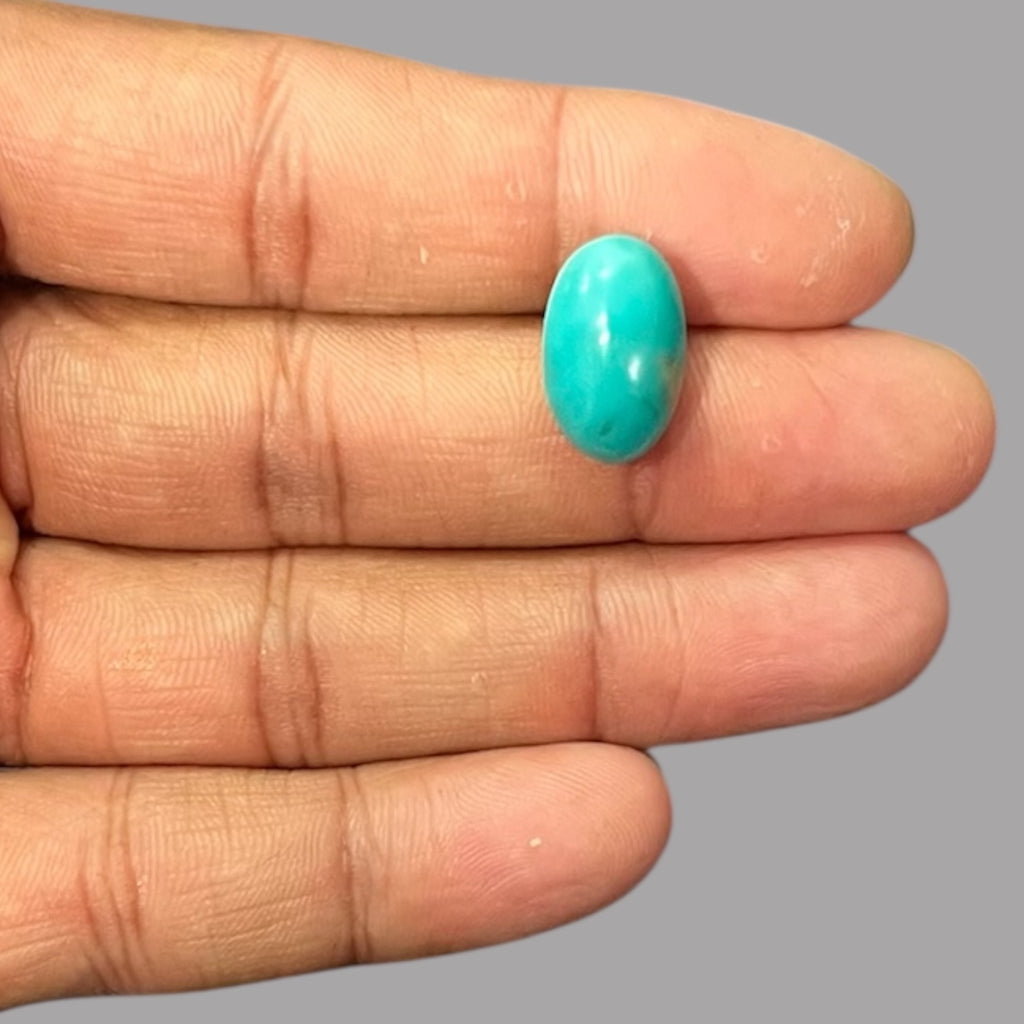 Turquoise Cabochon 8.61 Carats 16.5 x 10.3 x 8 mm in Oval 
