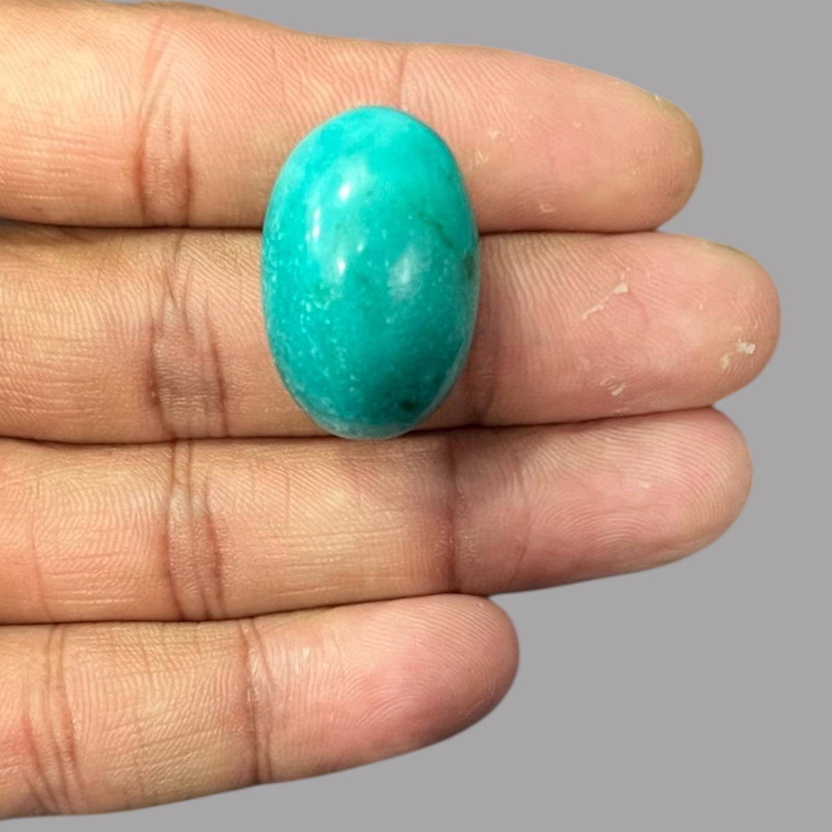 Turquoise Gemstone 41.99 Carats 28.1 x 18.3 x 13.7 mm in Oval