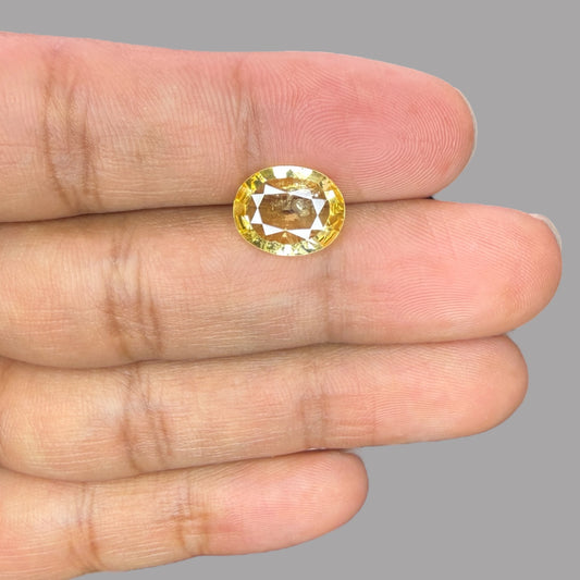 Yellow Sapphire Oval 4.60  Carats 12.37 x 9.83 x 4.38 mm From Srilanka