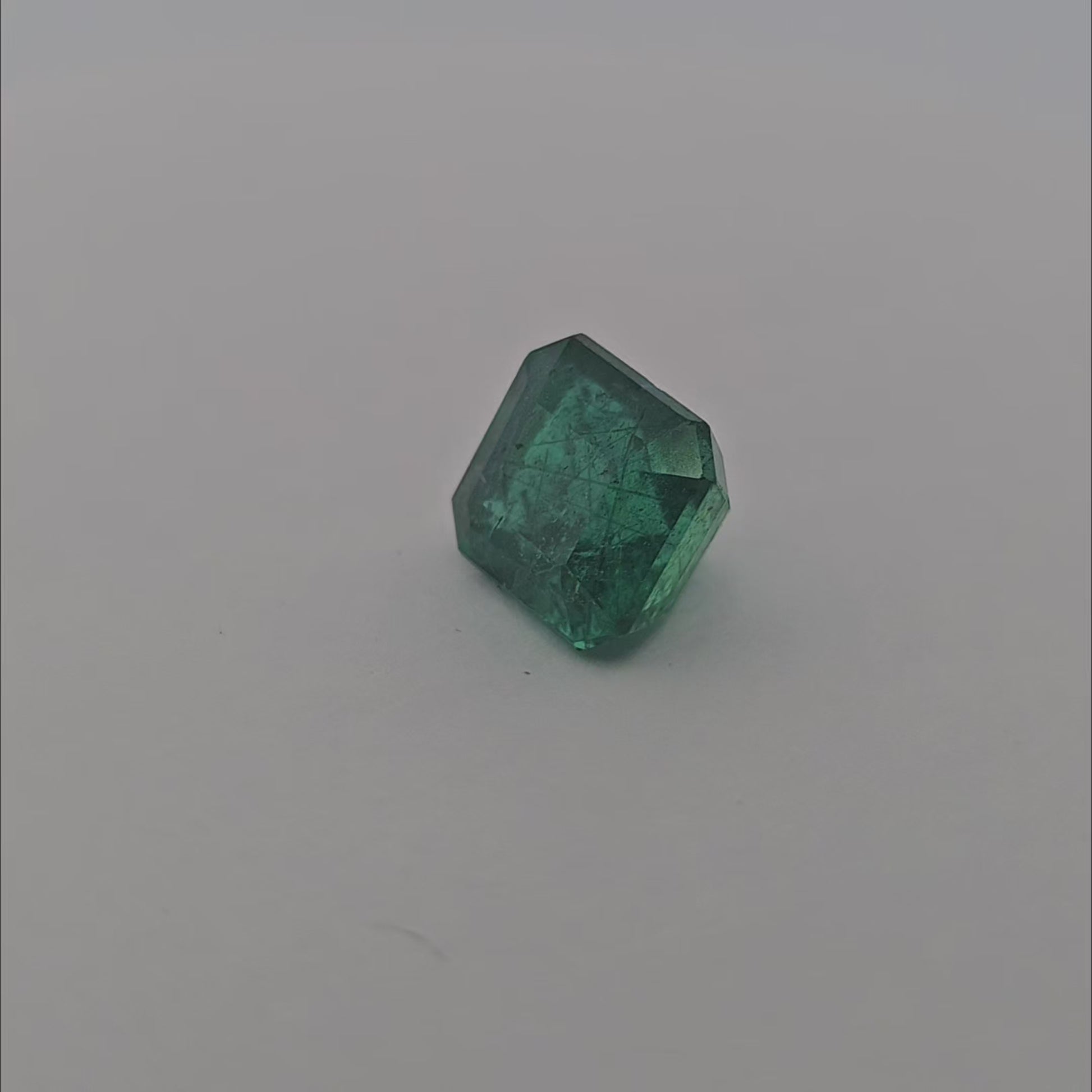online Natural Russian Emerald Stone 4.22 Carats Emerald Cut 9.24 x 8.71 x 7.44 mm