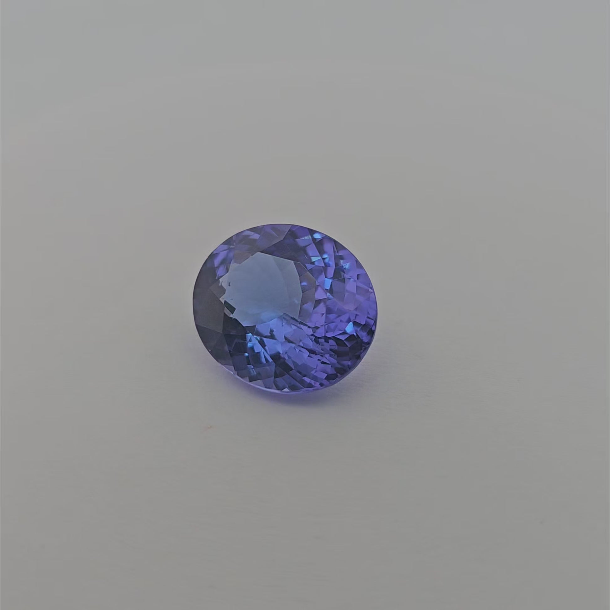 loose Natural Blue Tanzanite Stone 11.34 Carats Oval Cut (15.7 x 13.3 mm) 