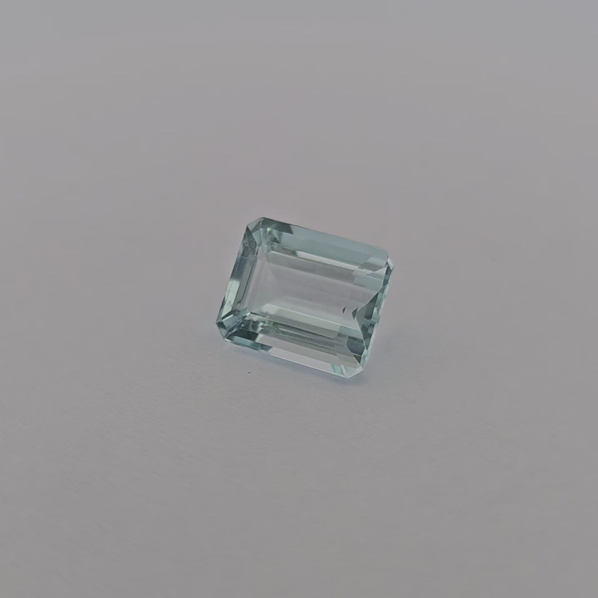 loose Natural Aquamarine Stone 3.15 Carats Emerald Cut