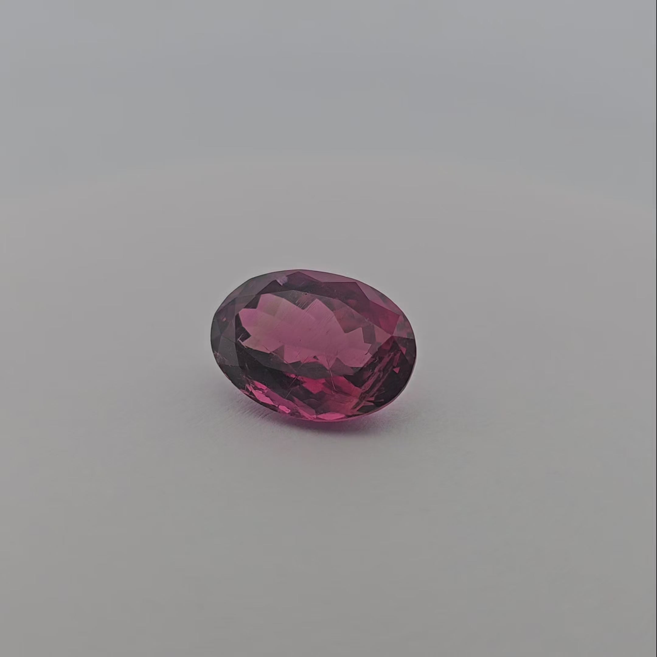 Natural Pink Tourmaline Stone 8.01 Carats Oval Shape (15 x 10.6 mm)