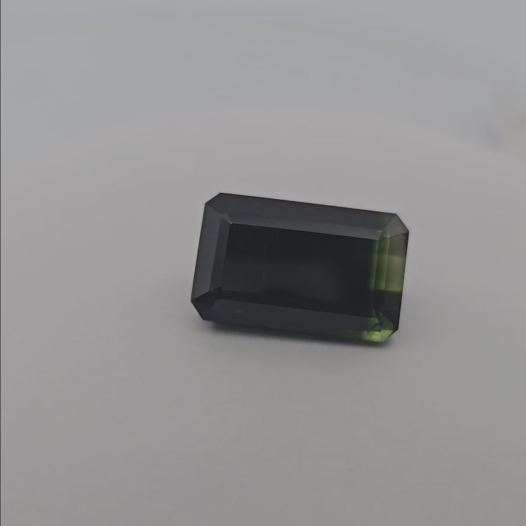 loose Natural Green Tourmaline Stone 26.19 Carats Emerald Cut (21.3 x 13.3   mm)