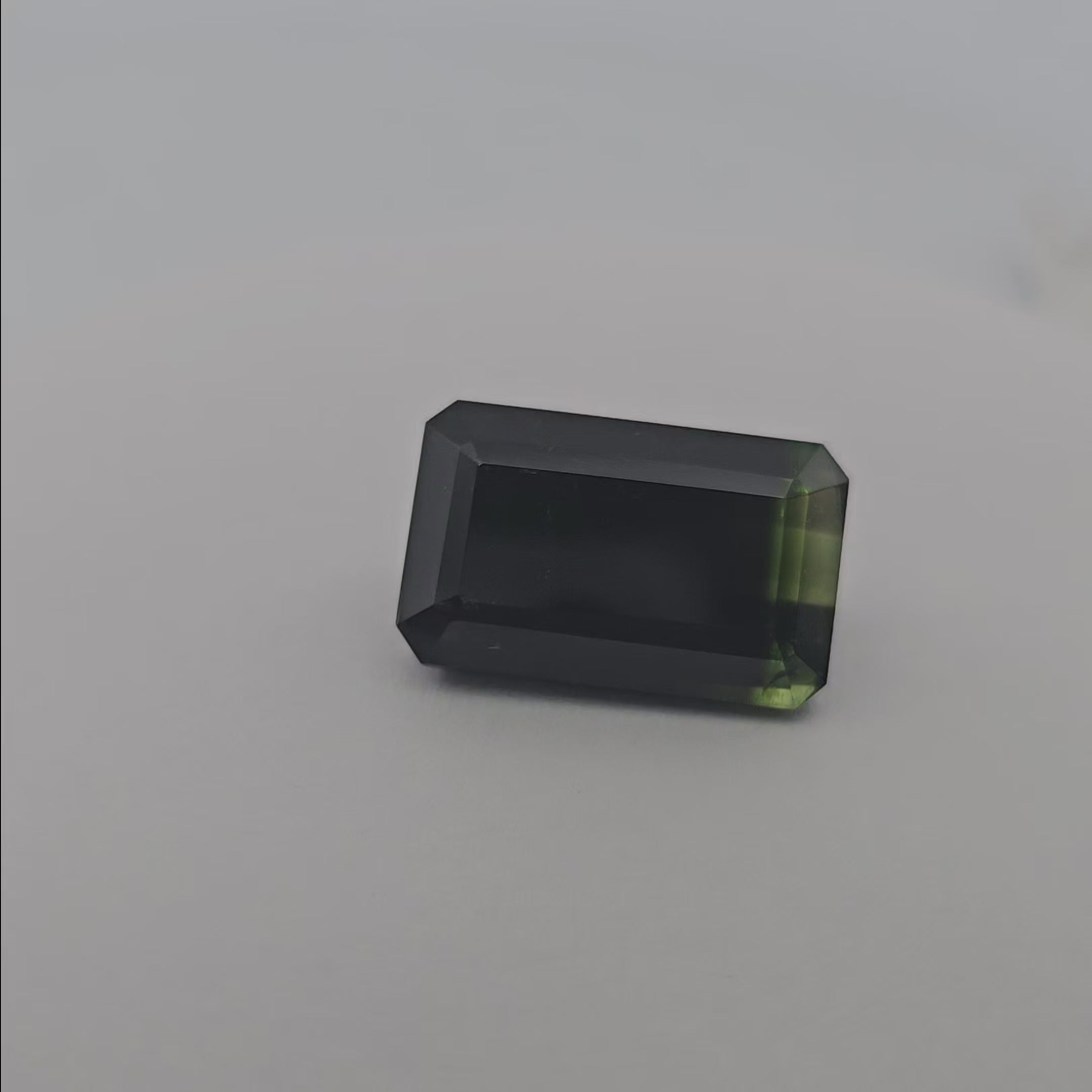 loose Natural Green Tourmaline Stone 26.19 Carats Emerald Cut (21.3 x 13.3   mm)
