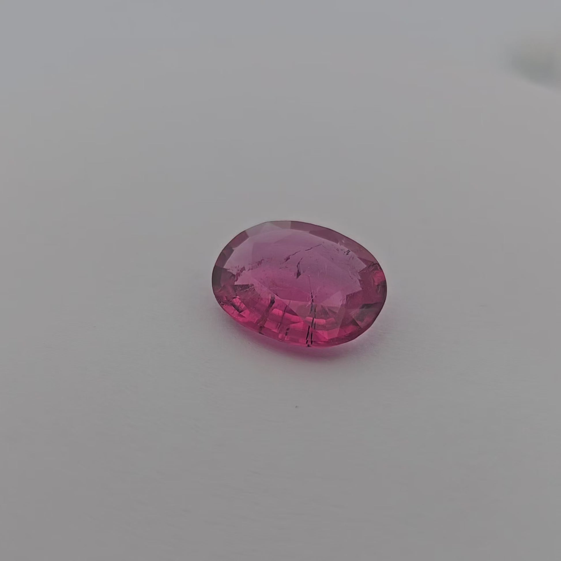 loose Natural Pink Tourmaline Stone 4.90 Carats Oval Shape (14.1 x 10.9  mm) 