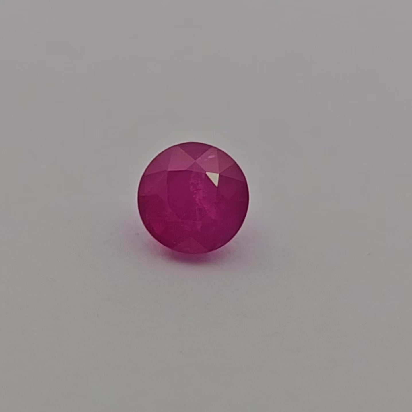 Natural Mozambique Ruby Manik Stone 0.96 Carats Round Shape