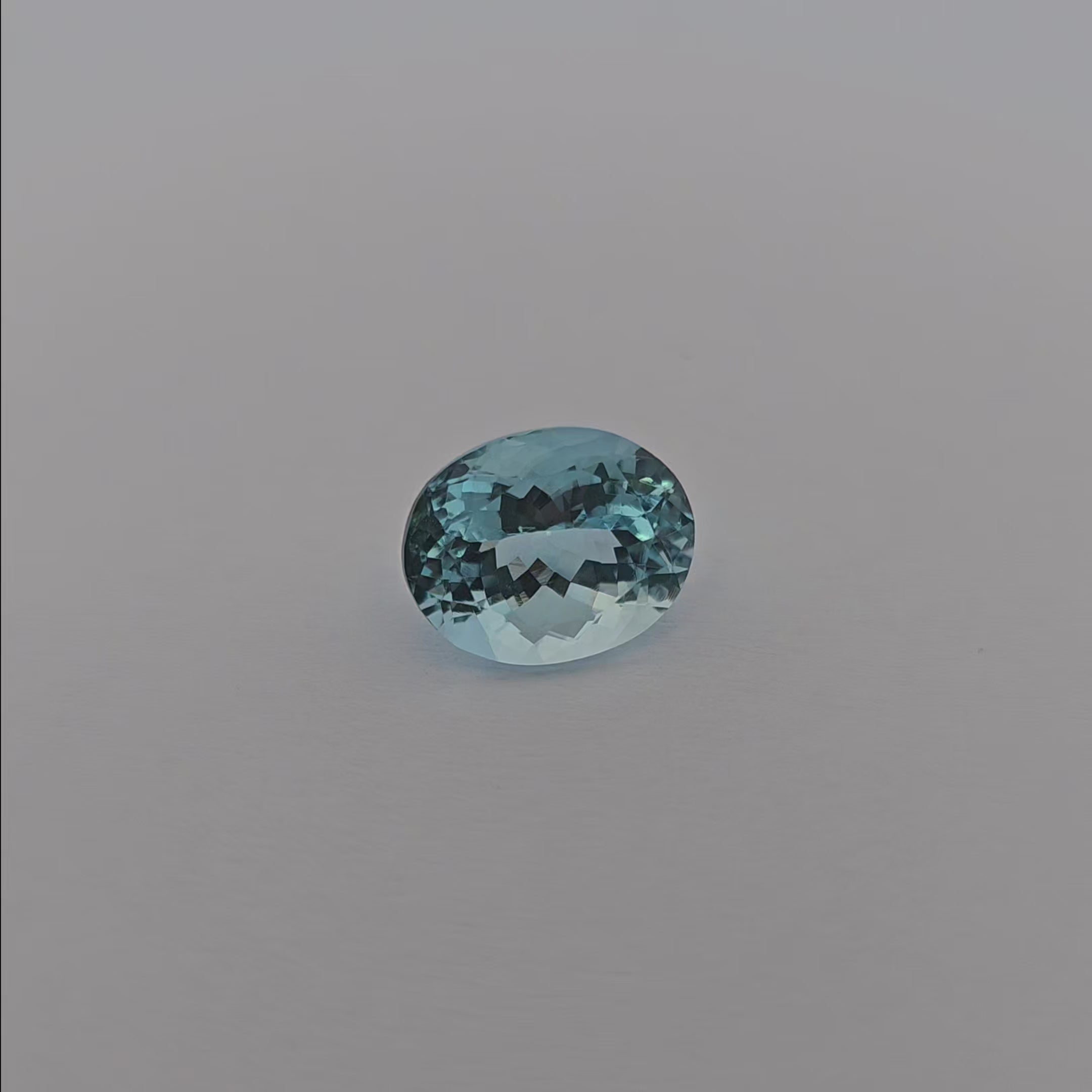 Natural Aquamarine Stone 10.50 Carats Oval Shape 13.5 x 10 mm