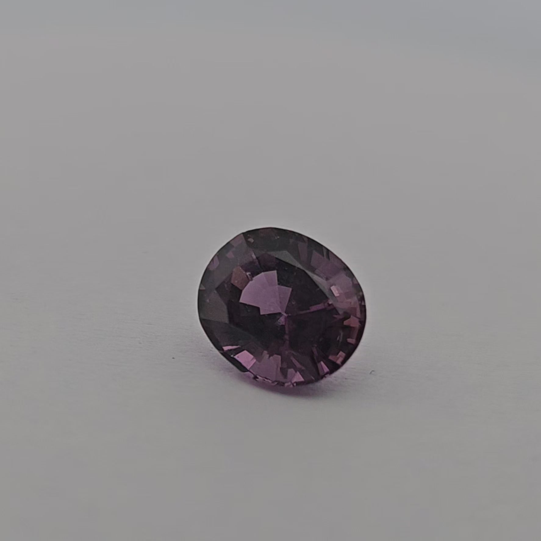 loose Natural Multi Spinel Stone 2.56 Carats Oval Cut (8.8x7.5 mm)