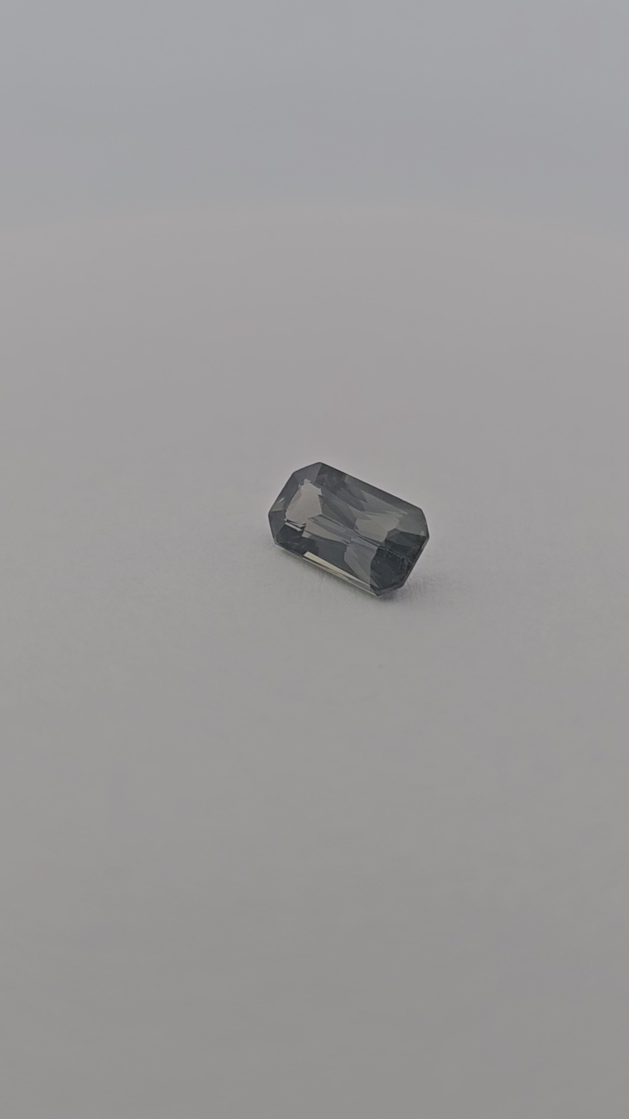 online Natural Green Sapphire Stone 1.45 Carats Emerald Cut 8.8x4.8 mm