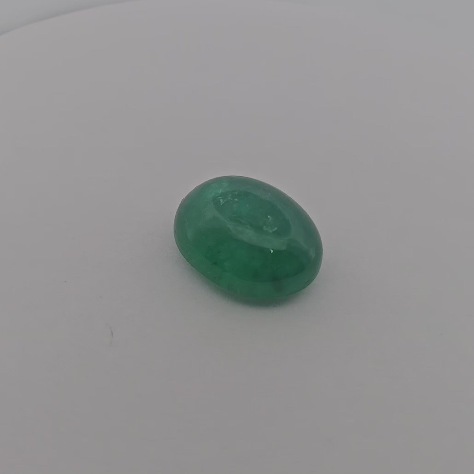 for sale Natural Zambian Emerald Stone 9.2 Carats Oval Cabochon 15x12 mm 