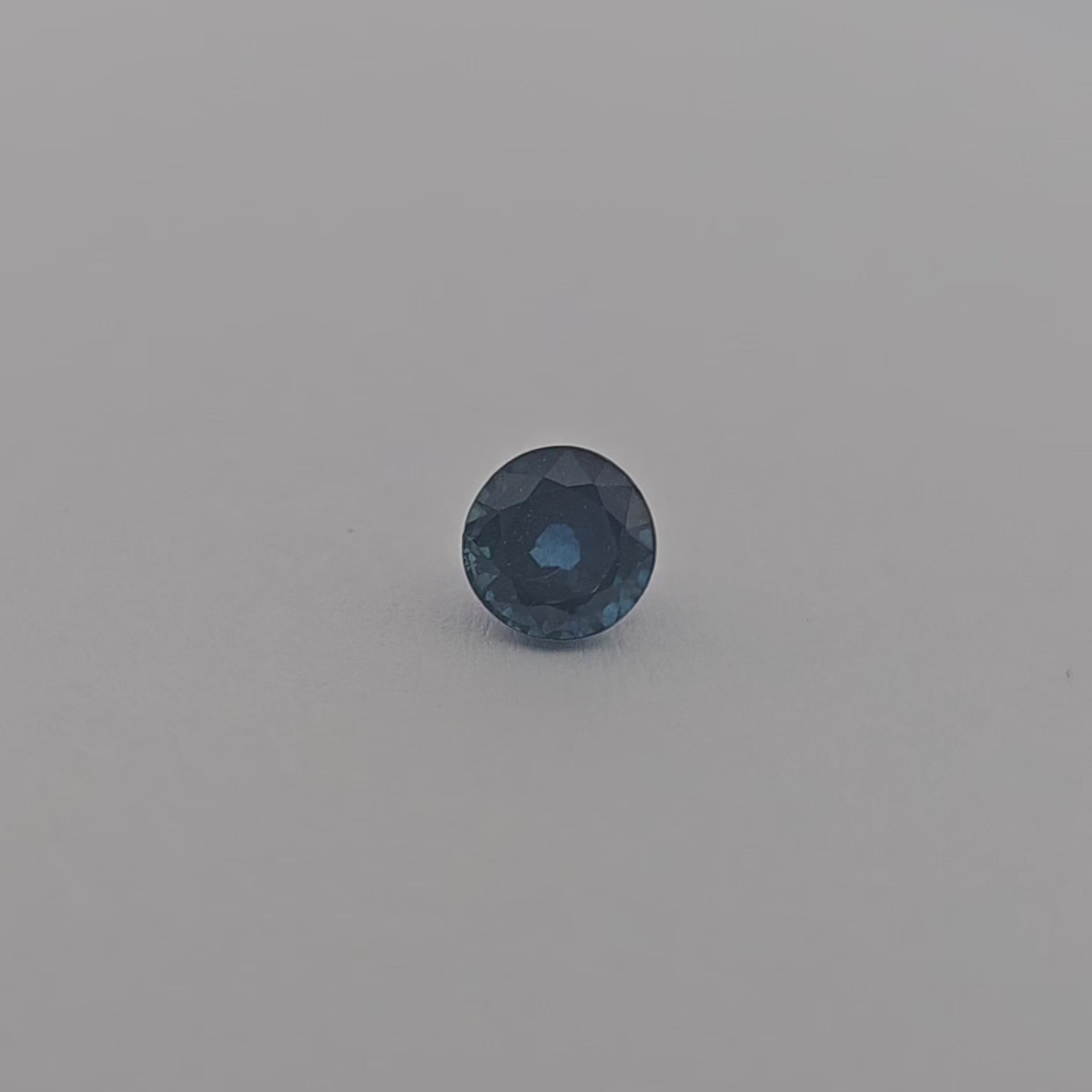 Natural Blue Sapphire Stone 1.03 Carats Round Shape 5.3 mm