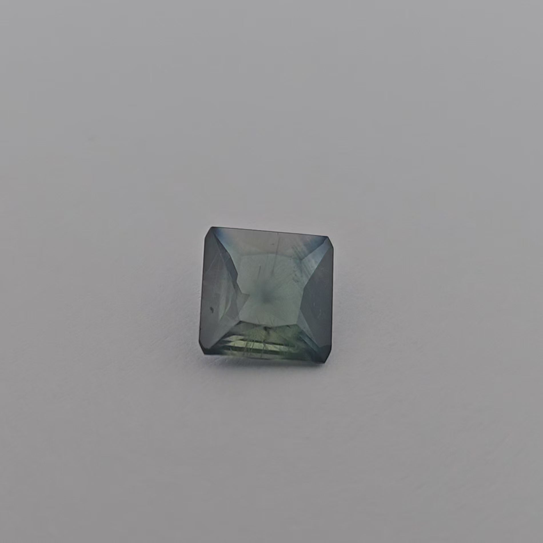 loose Natural Green Sapphire Stone 1.9 Carats Princess Shape 8mm  