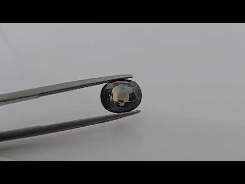 Bi-Color Sapphire Oval Cut: 3.47 Carats from Srilanka